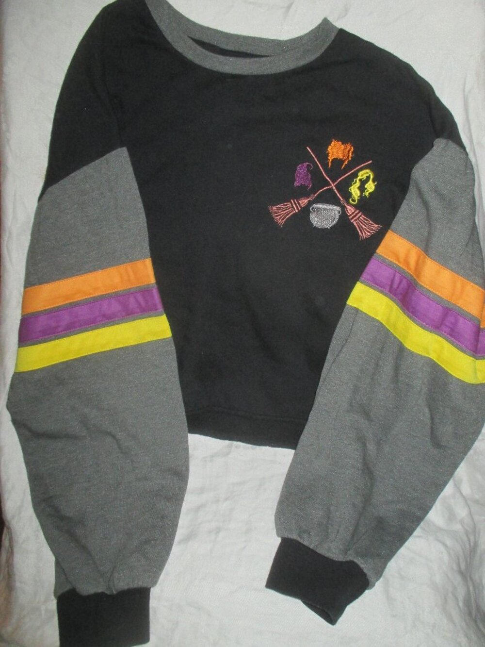 Disney Hocus Pocus Top Womens XL Black Cropped Halloween Sweatshirt NWOT